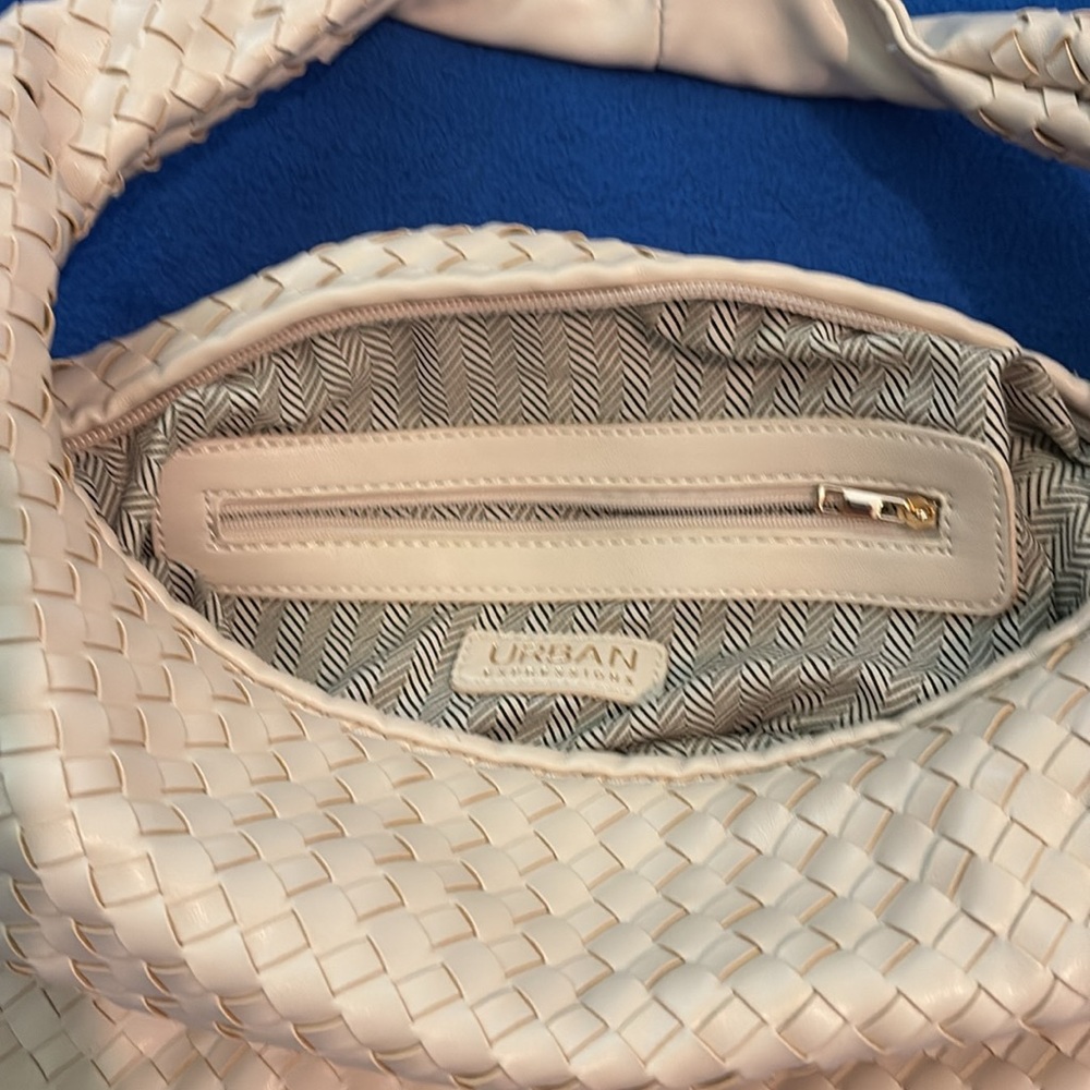 Urban Expressions cream shoulder tort bag - Picture 3 of 8